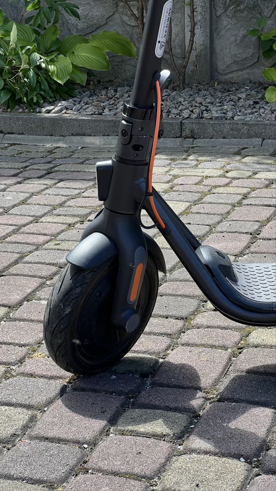 Електросамокат Ninebot F30D by Segway