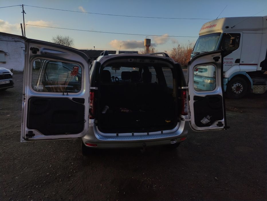 Dacia Logan MCV 1.6 (газ/бензин), 2009 рік