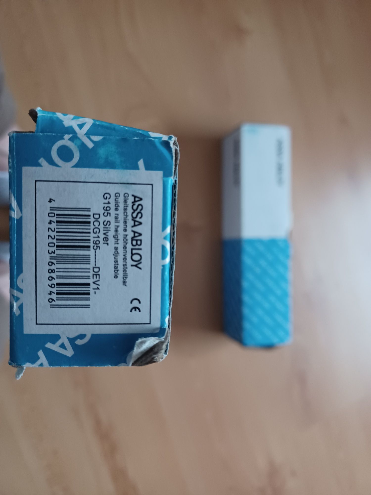 Samozamykacz ASSA ABLOY DC340 z szyną