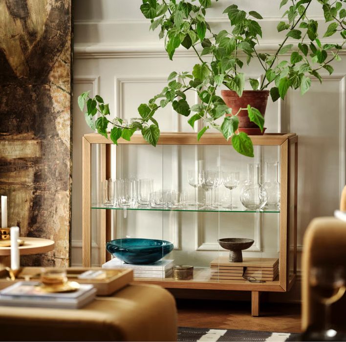 STOCKHOLM 2025 Vitrina, chapa de carvalho, 100x40x86 cm
