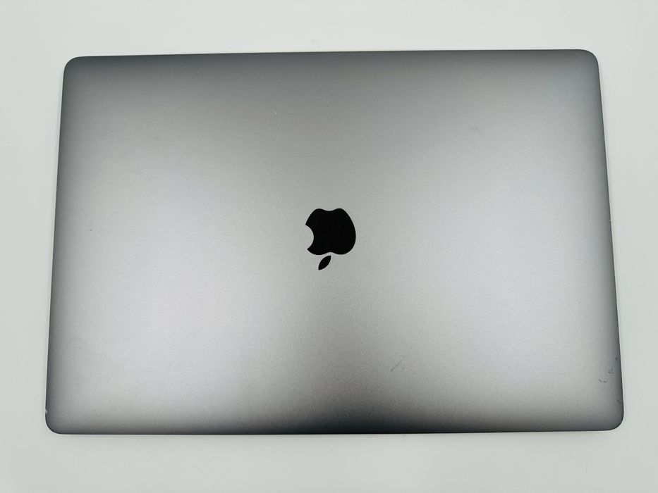 Apple MacBook Pro 15 2018 i7 32GB RAM 2TB SSD AMD 4GB IL5249