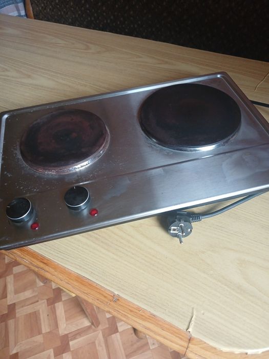 Варочна поверхня ,плита електрична