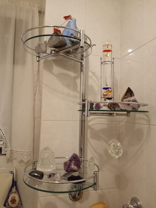 Estante cromada de casa de banho