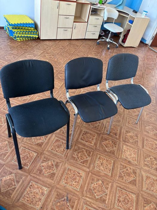 Продам офисные стулья