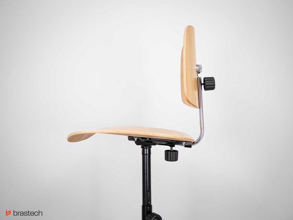 Krzesło warsztatowe, sklejka bukowa, na kółkach, lakierowane