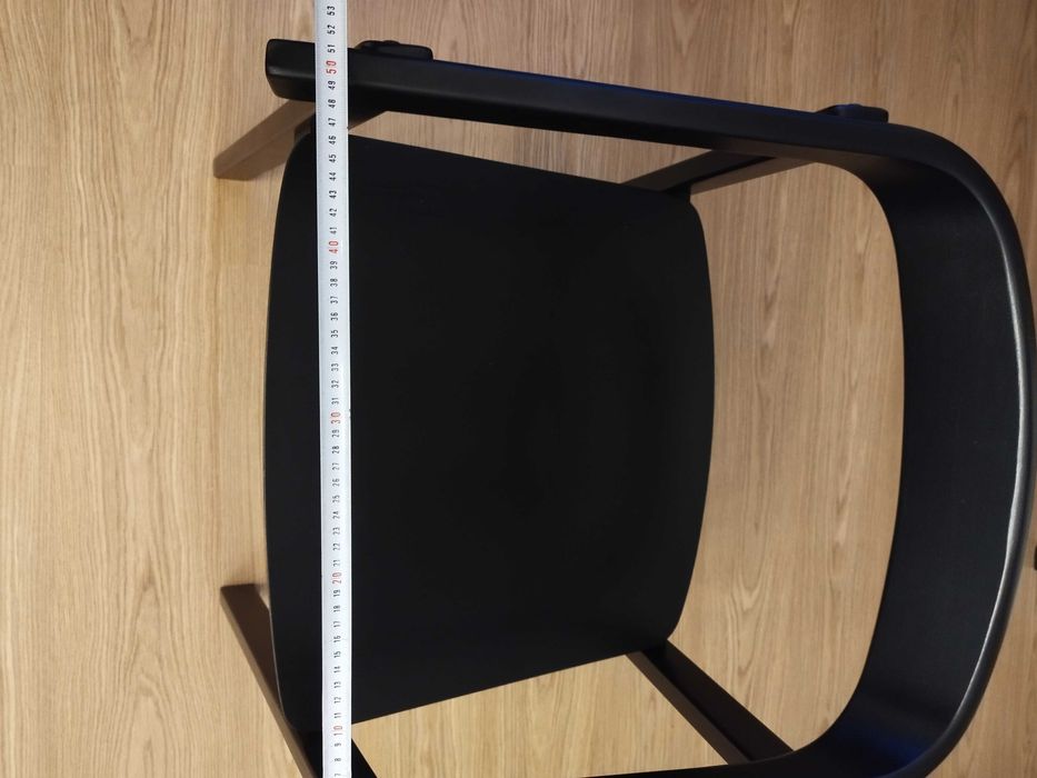 8 Cadeiras praticamente novas