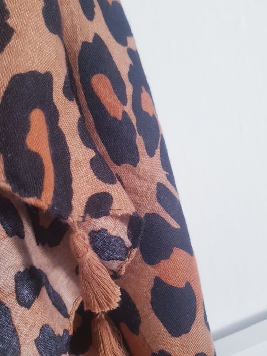 Dlugi szal damski wzor lampart marki Top Vintage