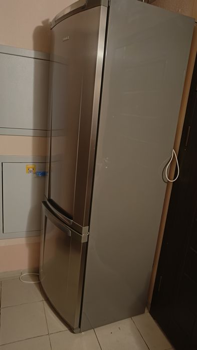Холодильник Electrolux ПОД РЕМОНТ на запчасти
