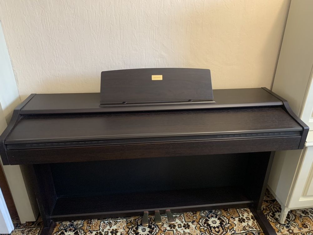 Pianino Casio, model AP-33