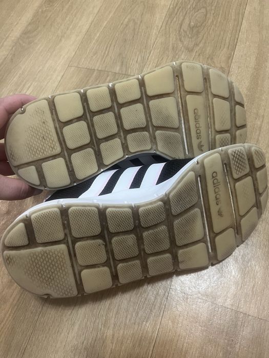 Кросівки adidas 38-38.5розмір