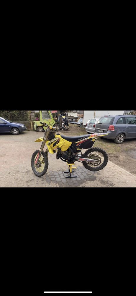 Suzuki rm125 full cross