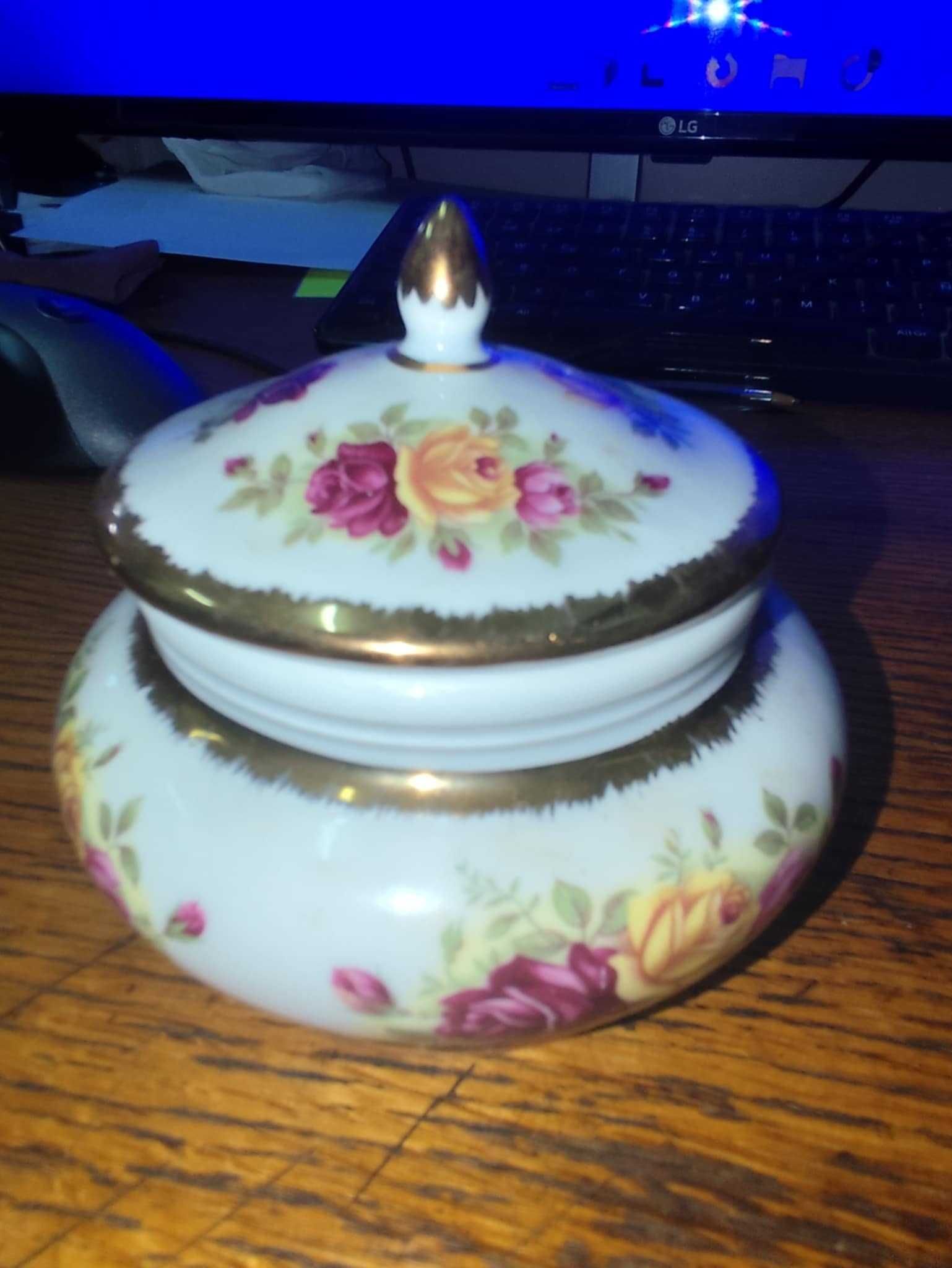 Guarda Jóias porcelana antigo vintage VR Alcobaça