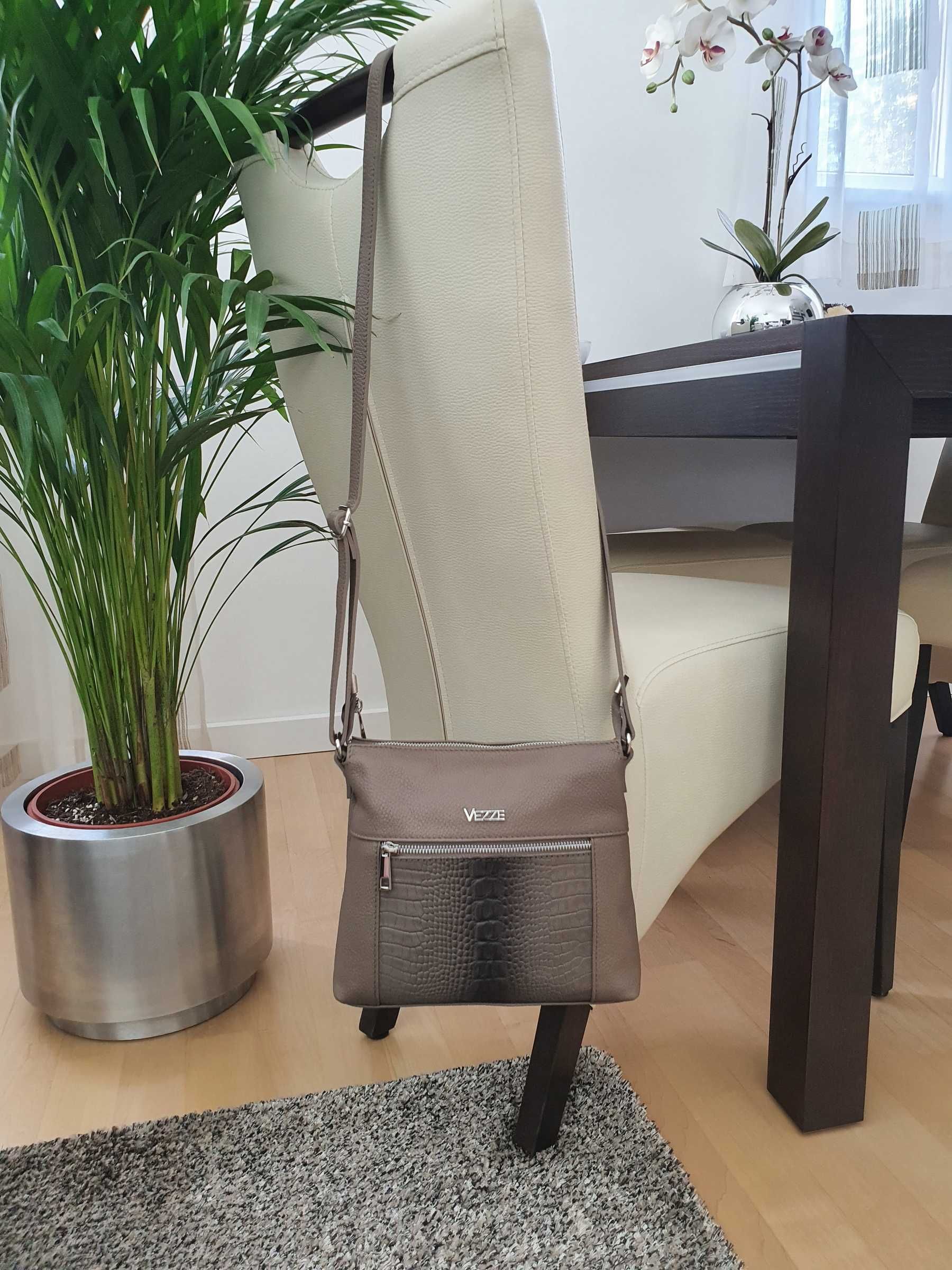 TOREBKA skórzana listonoszka z paskiem kroko V022 taupe