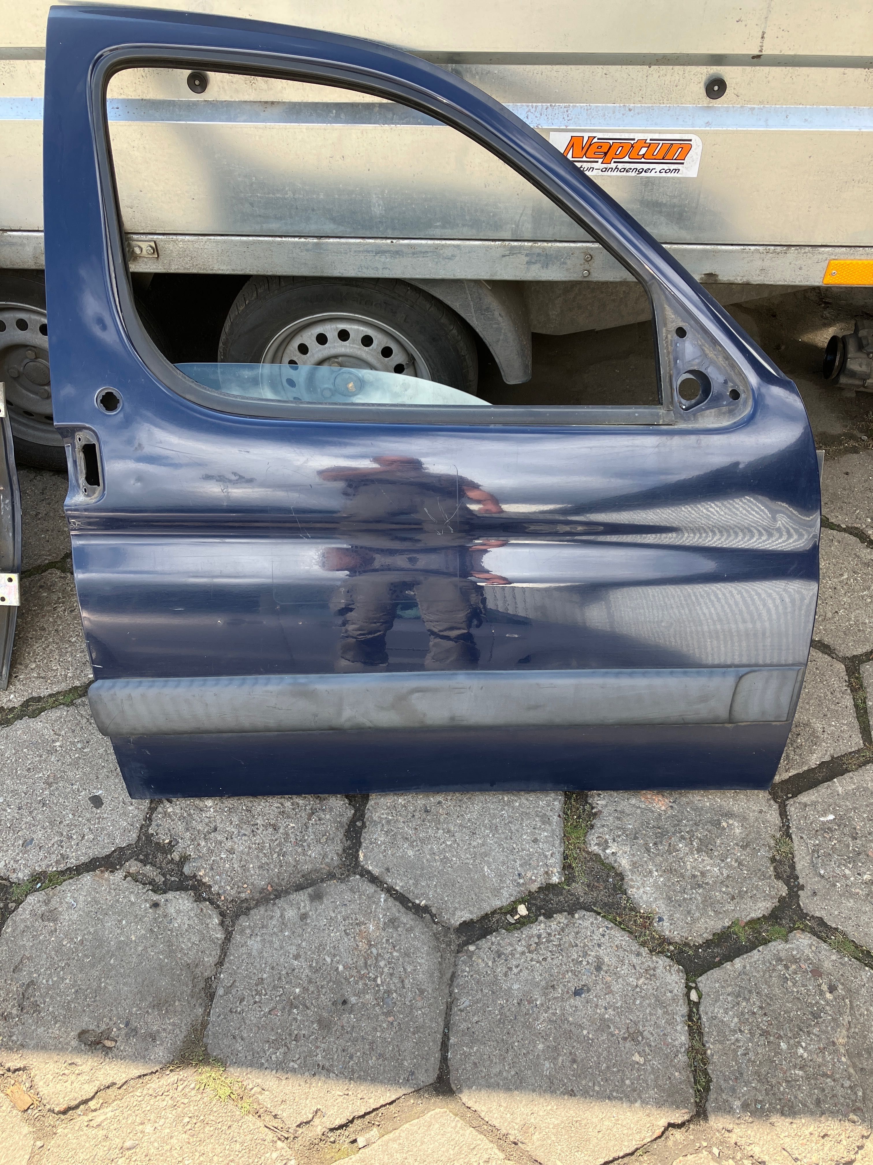 Peugeot Partner - drzwi przód lewe prawe