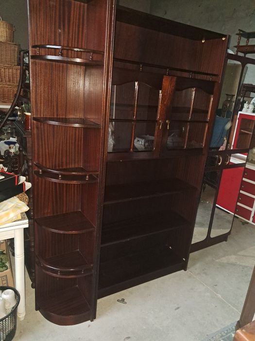 Movel de cozinha ou sala com estante prateleira