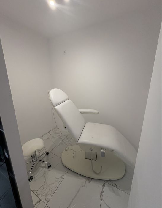 Fotel kosmetyczny / łóżko do rzęs pnu zabiegi brwi