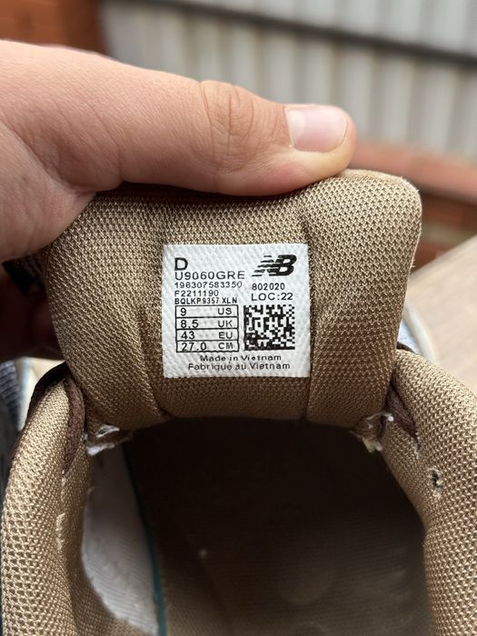Кросівки New Balance 9060 розмір 42