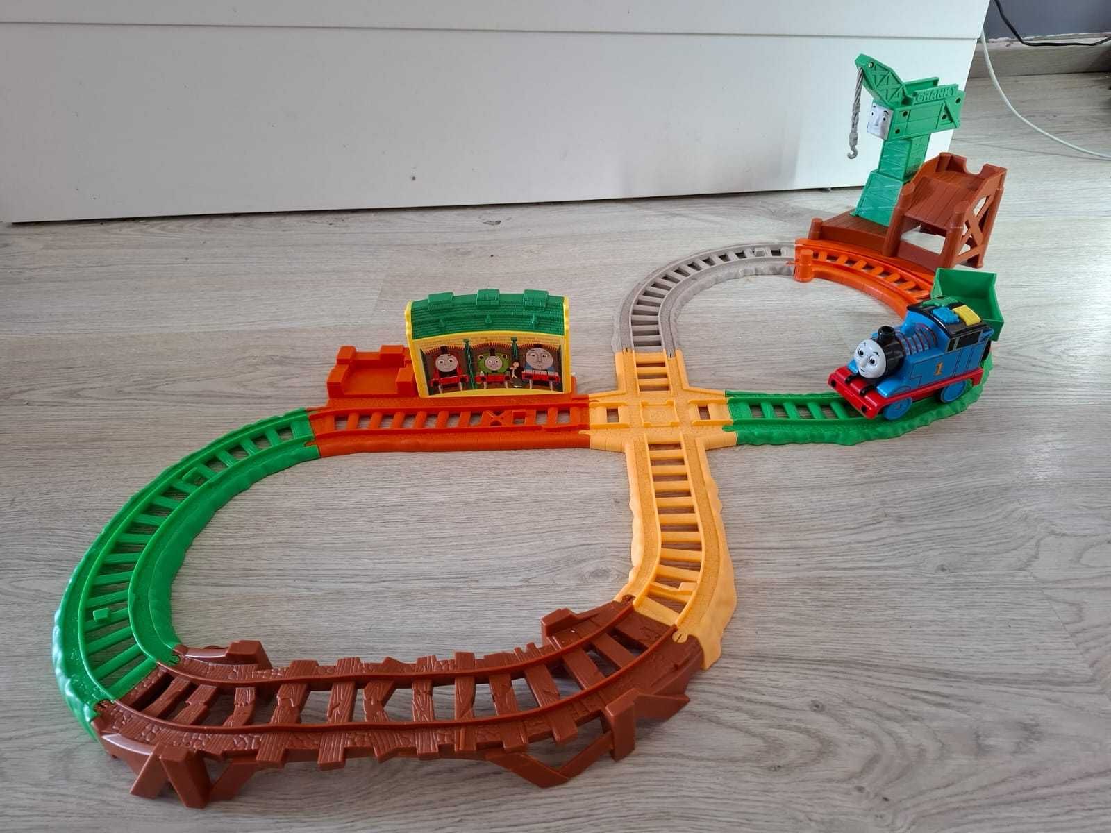 Comboio Thomas & Friends – circuito completo com grua Cranky