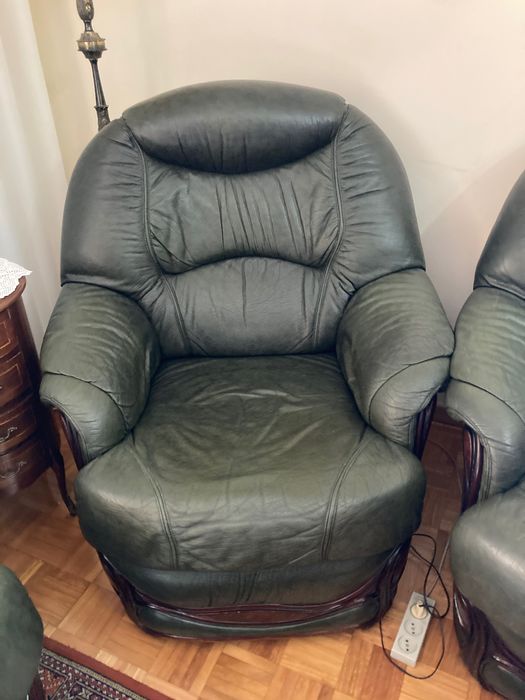 Conjunto de sofá-cama e cadeirões