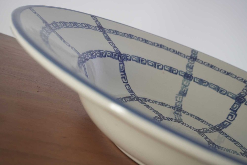 Vários pratos decorativos