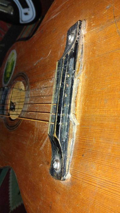 Гітара 7 струн ( зроблена на 6 струн)