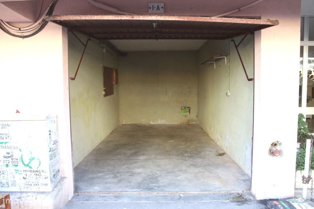 Garagem em Mem-Martins
