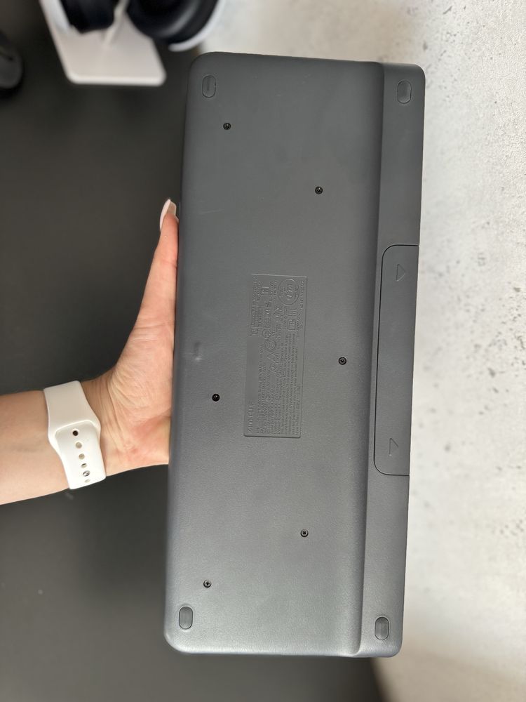 Бездротова клавіатура Logitech K400 Plus та мишка Logitech