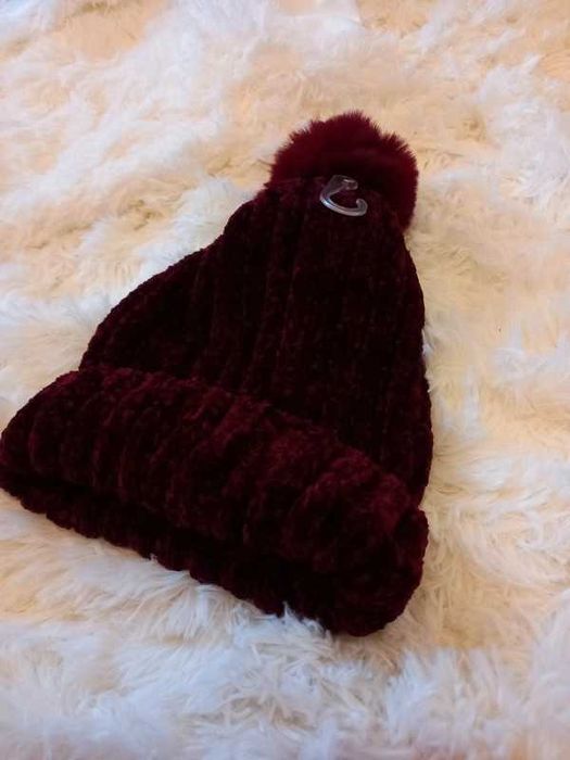 Czapka bordo burgund z pomponem nowa