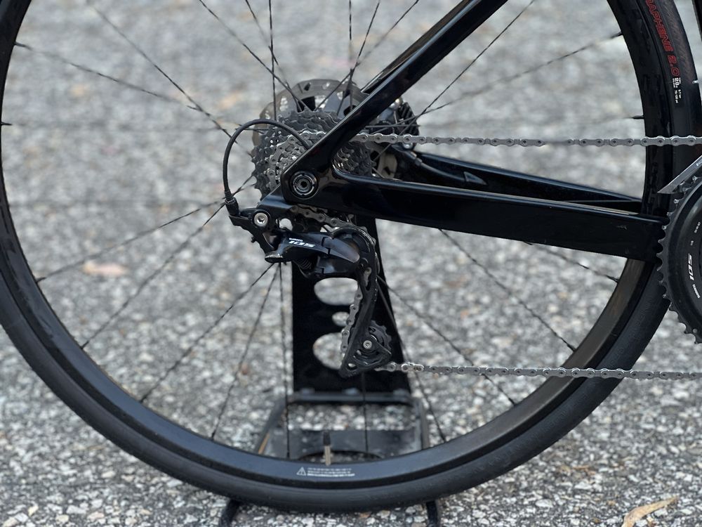 Bicicleta carbono disco Van Rysel EDR CF Shimano 105