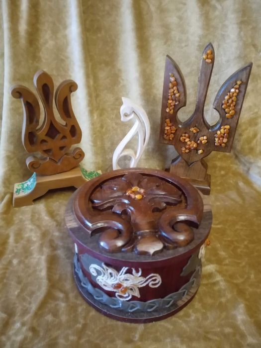 Шкатулка дерев,яна нова.