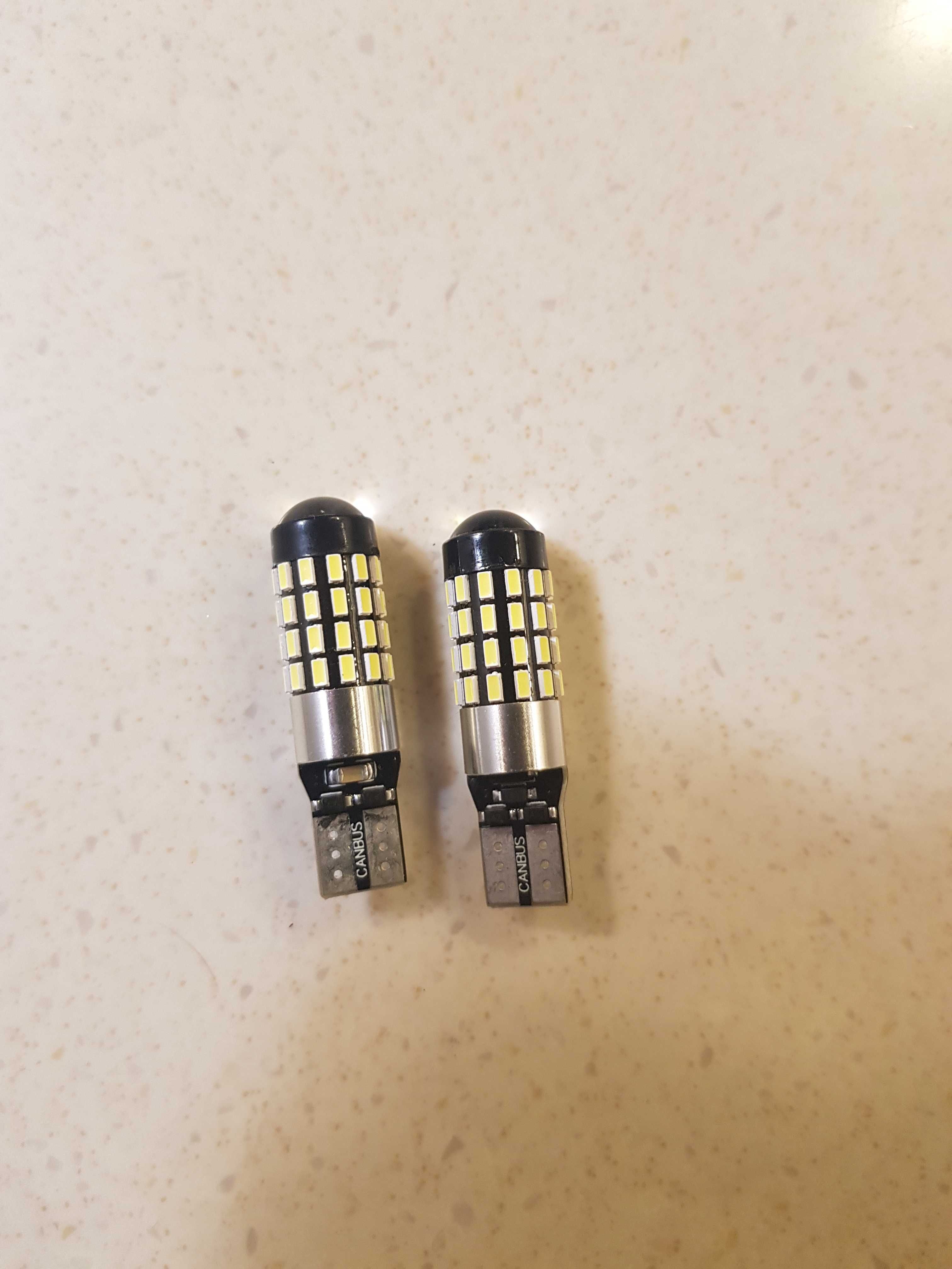 Світлодіодна лампа Т10 W5W 54SMD 3014 з обманкою, драйвером.