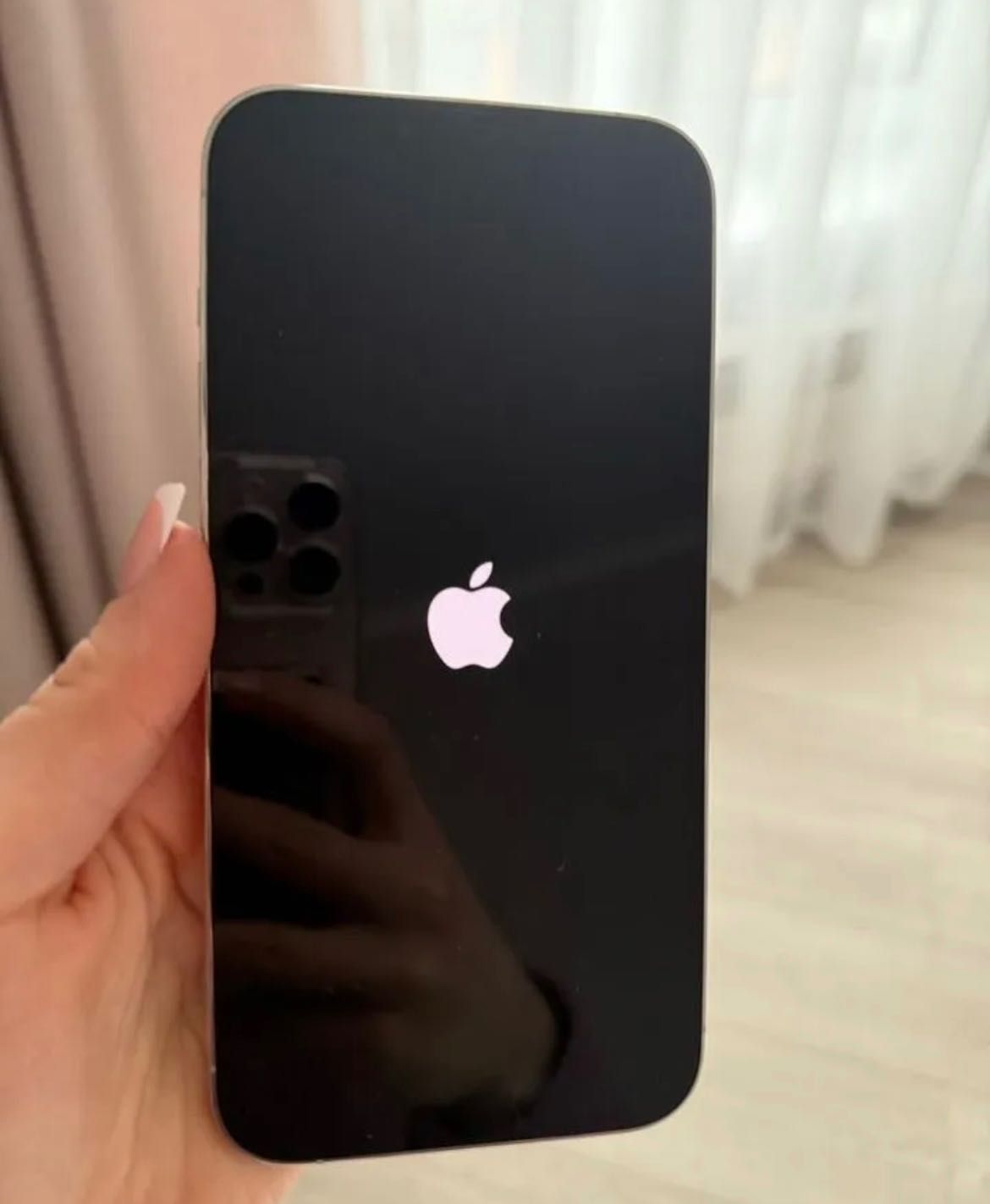Продам iPhone 13 про Макс 128