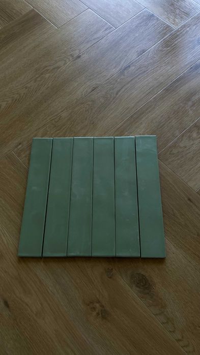 Залишки плитка (дрібноформатна зелена матова Ragno Green) 5х30 см