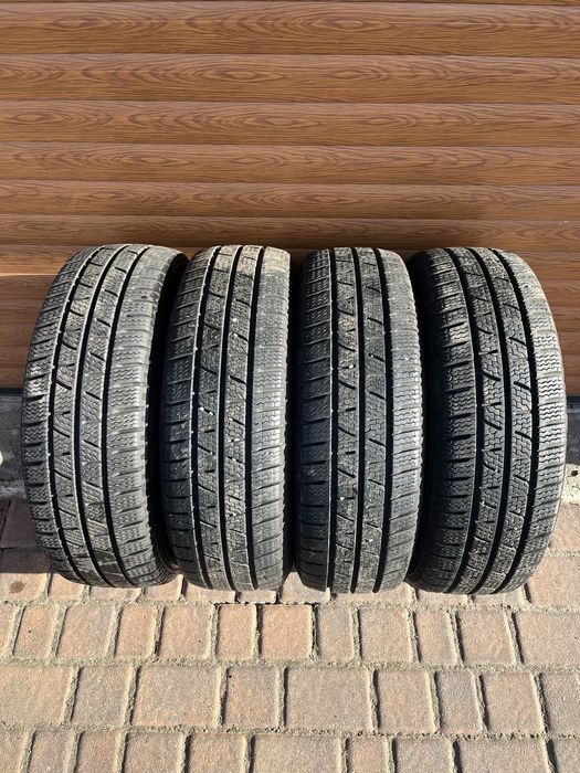 205/65/16C Pirelli 4 opony zimowe 9.07mm