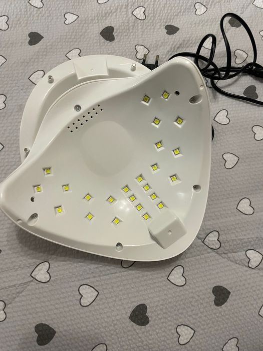 Продам все абсолютно нове обладнання для манікюру:Лампа,Фрейзер)