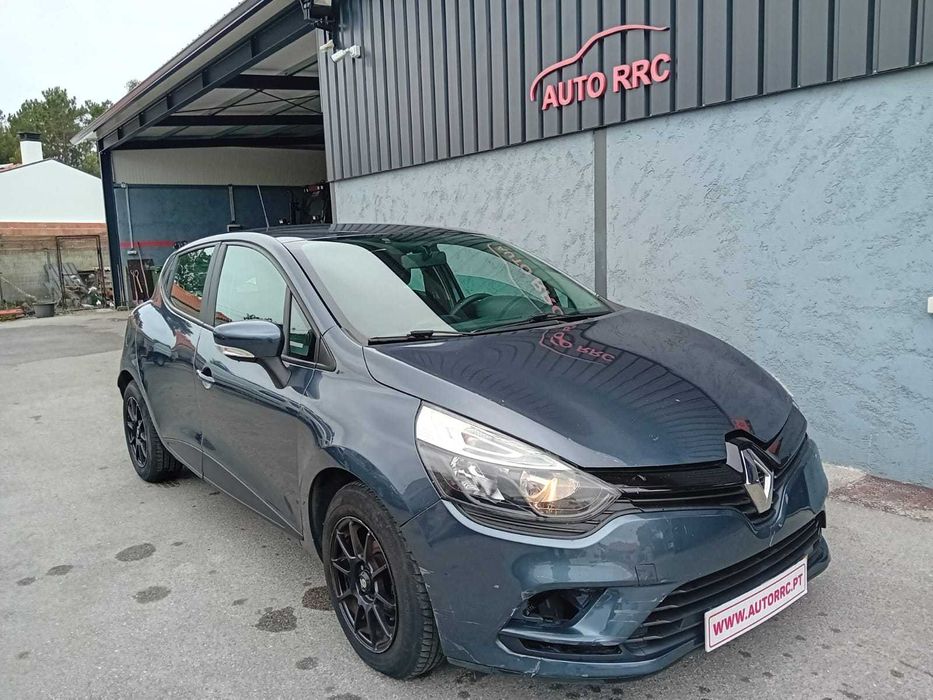 Renault Clio IV 1.2 16 V – Nacional ( pequeno sinistro )