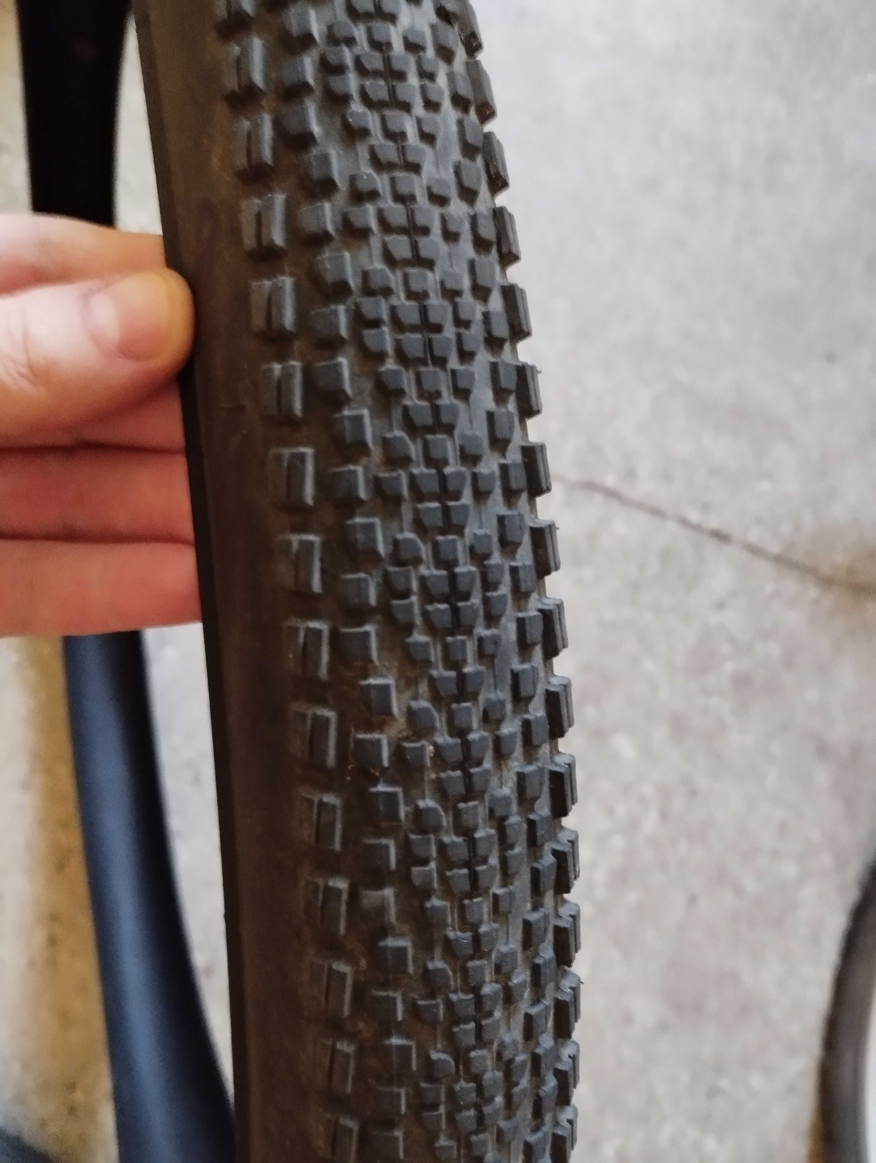 Opony rowerowe gravel WTB Riddler 700x45c + 2 dętki Schwalbe