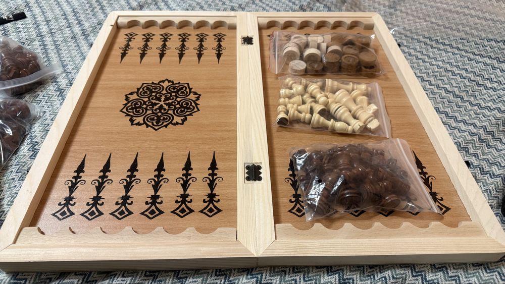 Шахмати 3в1  ціна 1200грн  породи  дерева бук і смерека