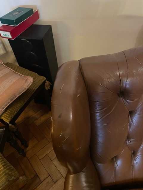 Sofás clássicos em cabedal