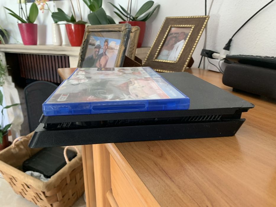 Ps4 - Slim 500 preto