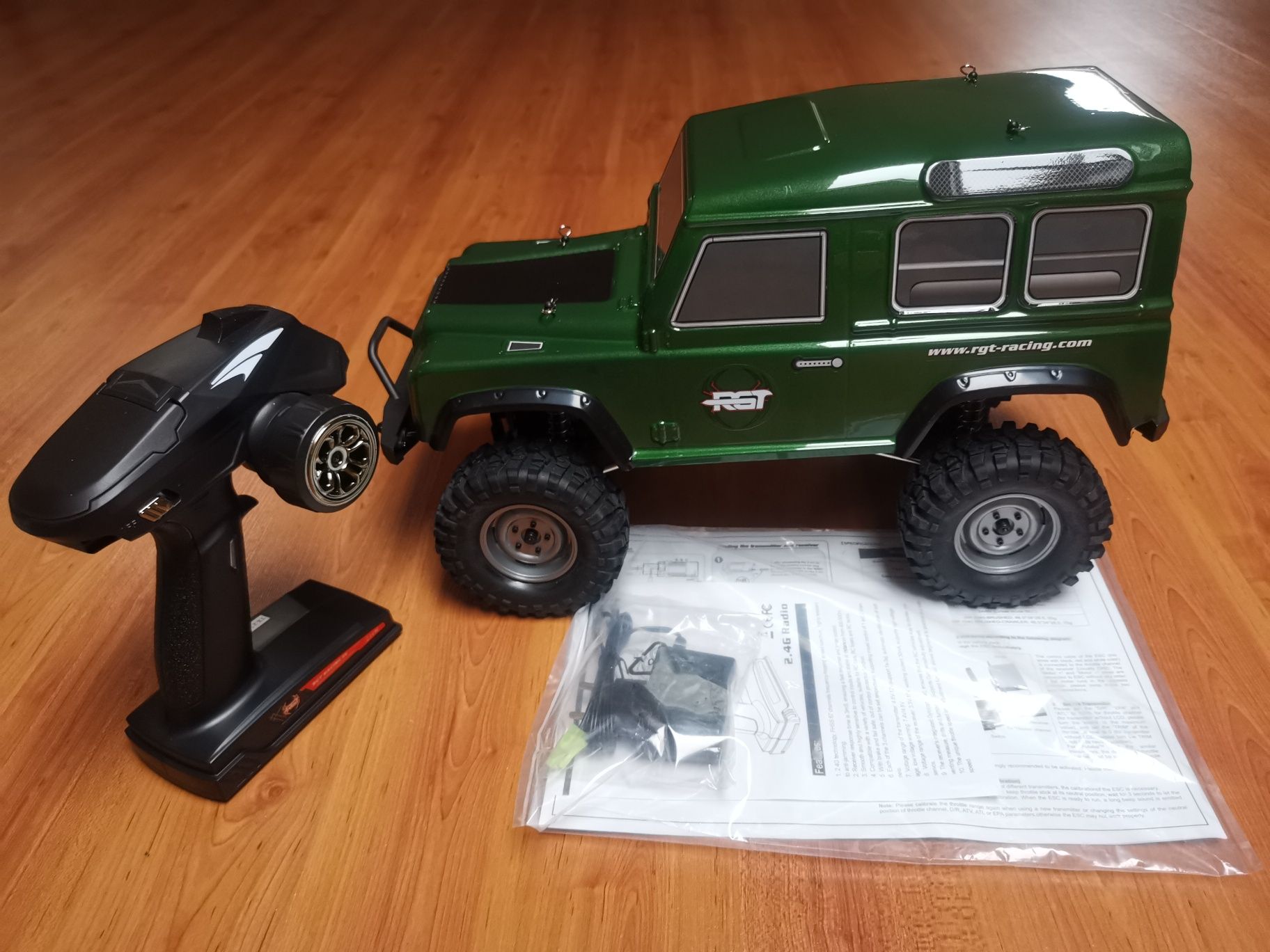 Land Rover RC Jipe Scale Crawler Rock Cruiser RC4 V2 1:10 RGT 136100