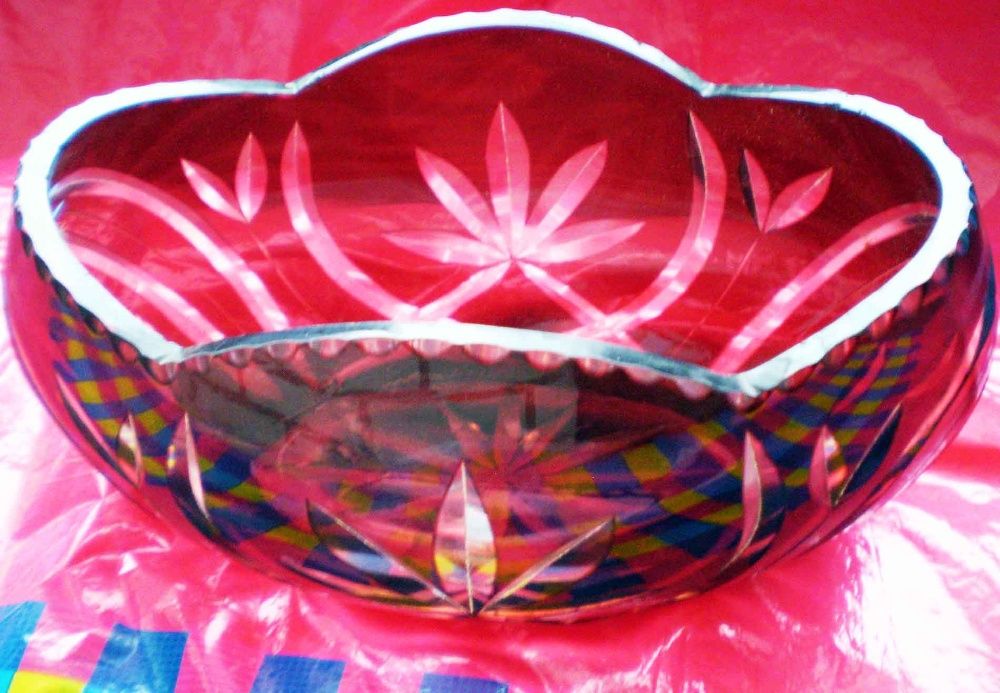 Конфетница из цветного хрусталя