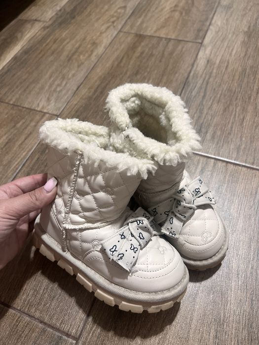 Продам дитячі  дуже теплі сапоги угги на овчині Розмір 28