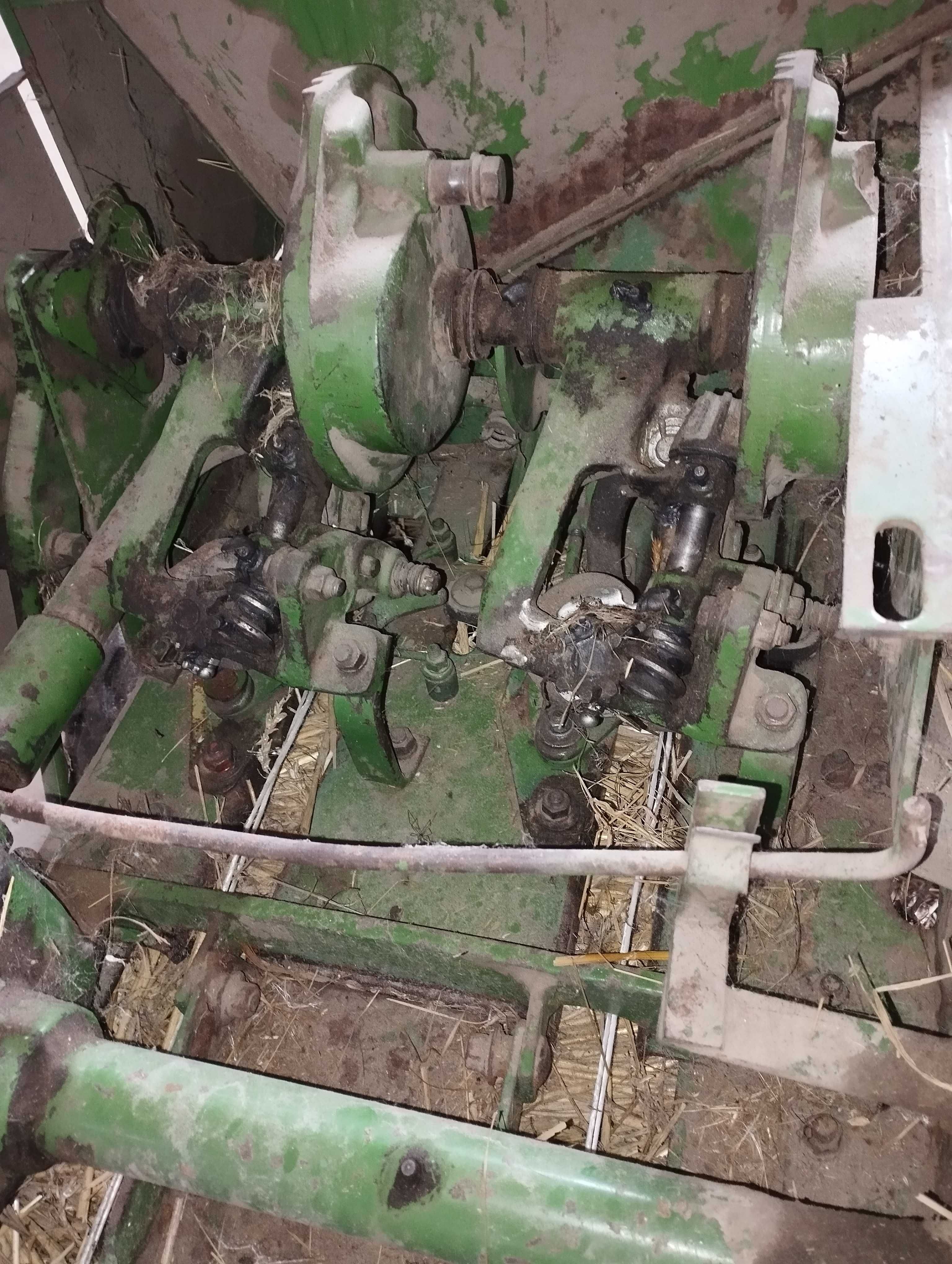 Prasa kasprująca John Deere 224T