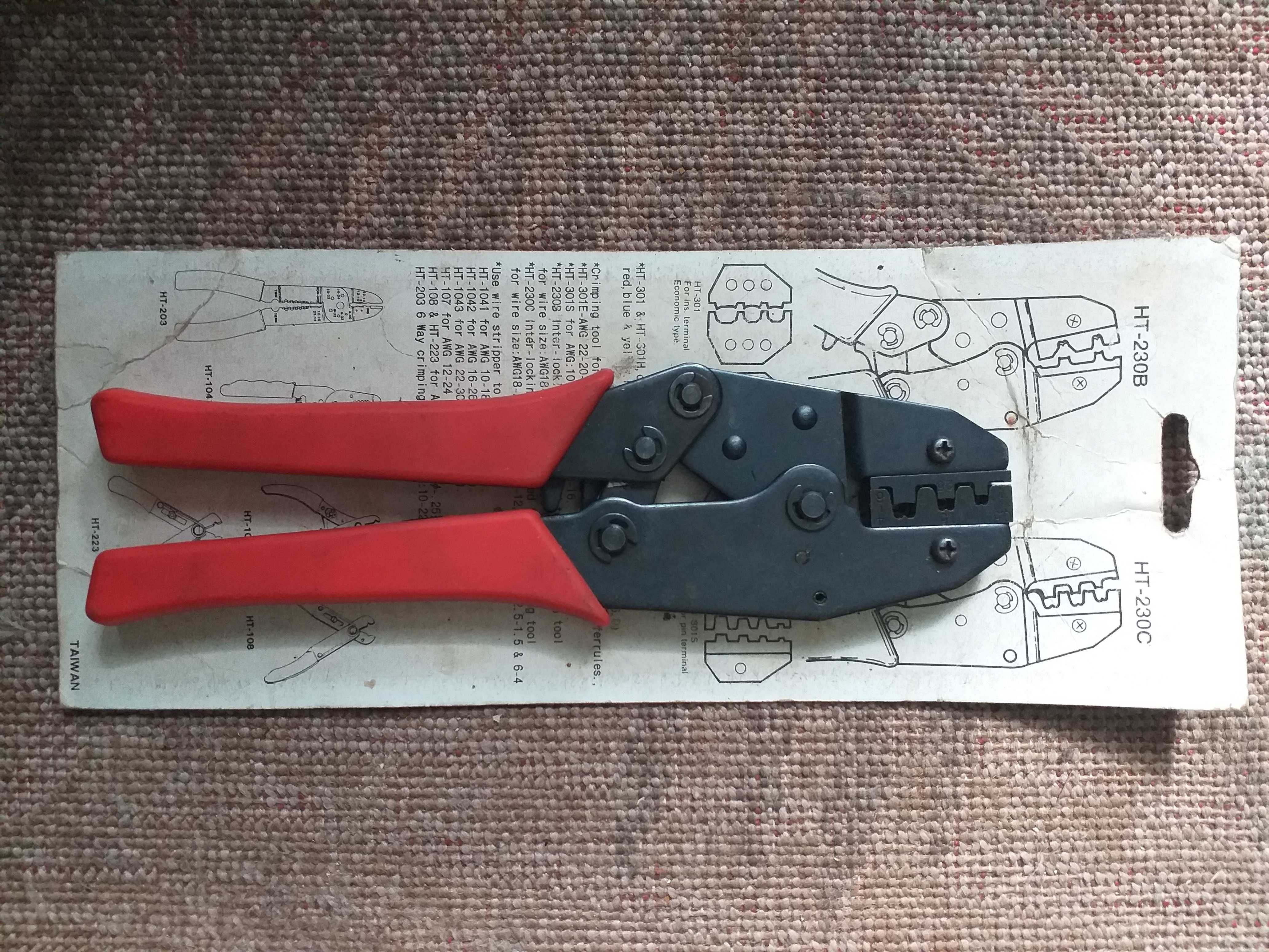 Zaciskarka do złączy izolowanych HT-230B