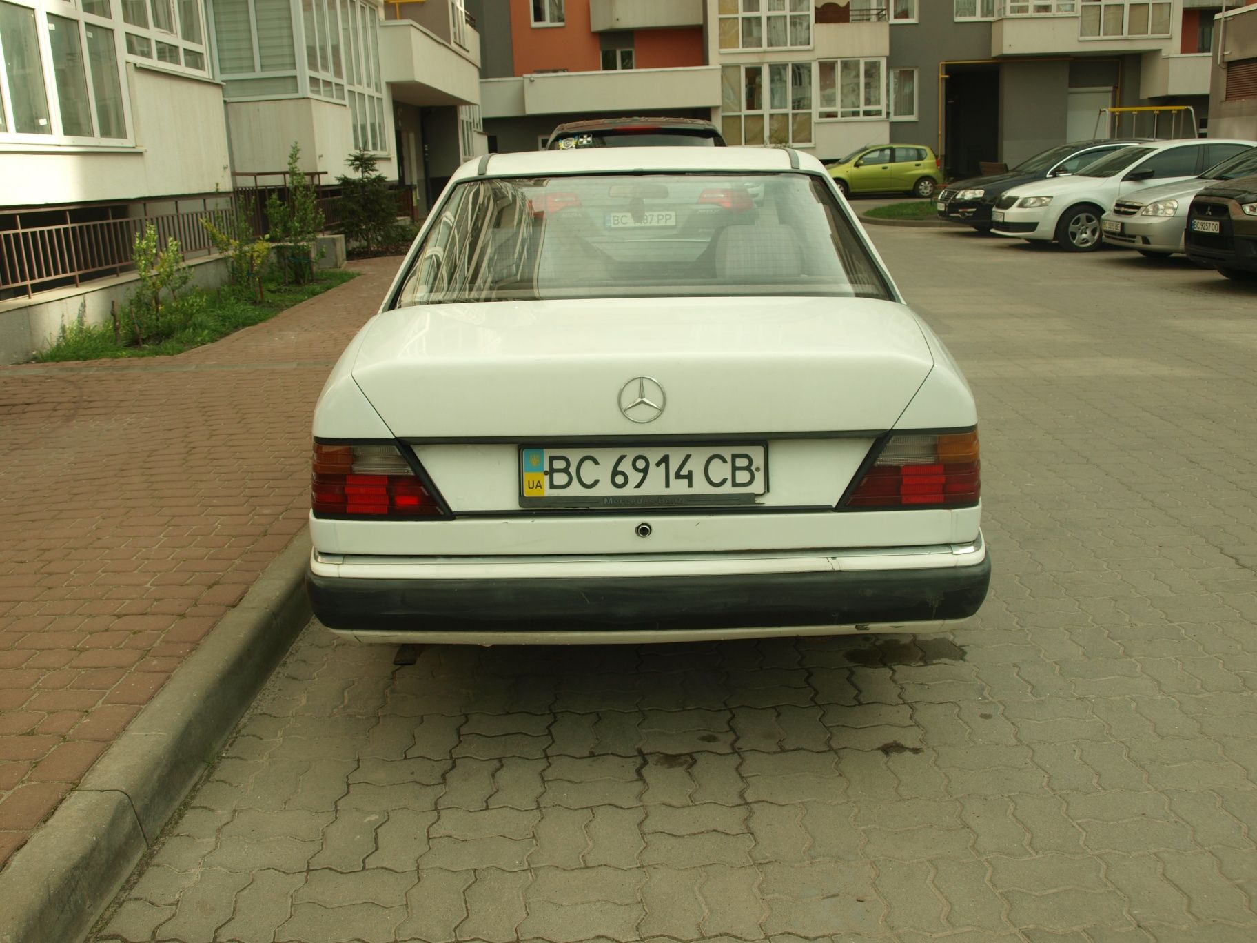 Mercedes Benz w124 2.3