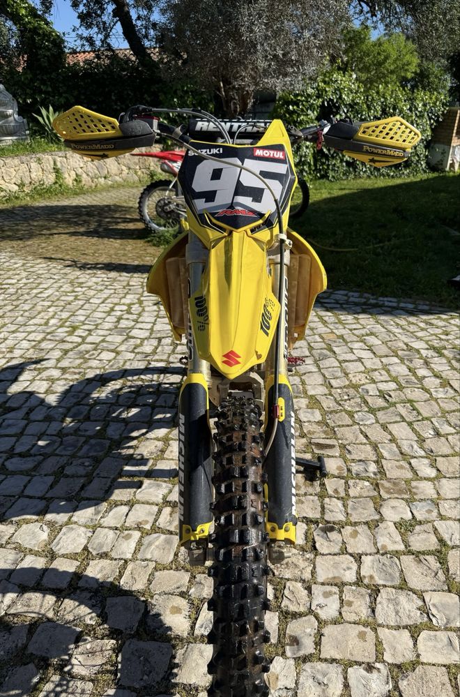 Suzuki RMZ 250 matriculada