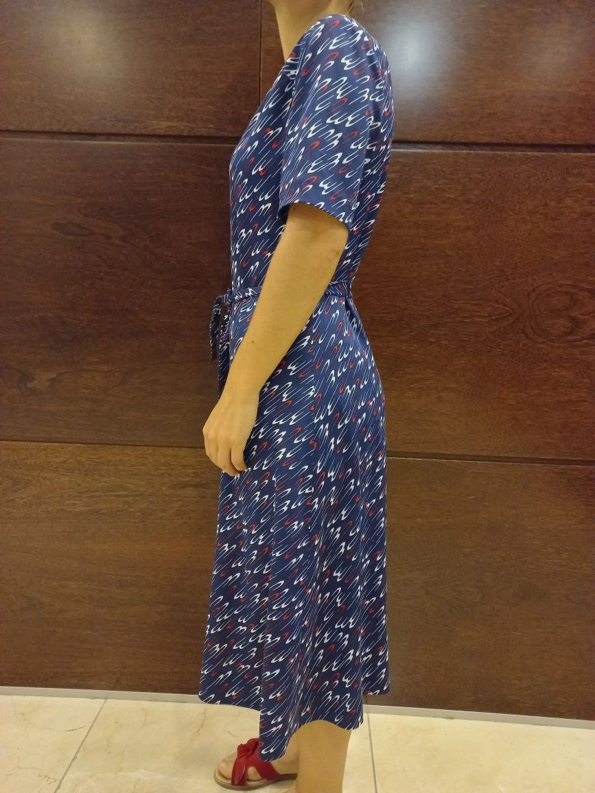 Vestido midi com cinto