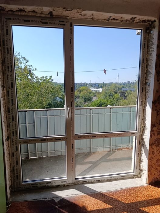 Продам 3-х кімнатну квартиру у центрі Чугуїва