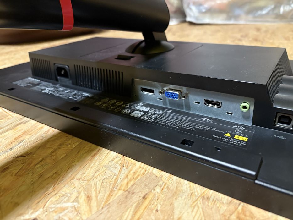 Monitor Lenovo LCD 24 cale